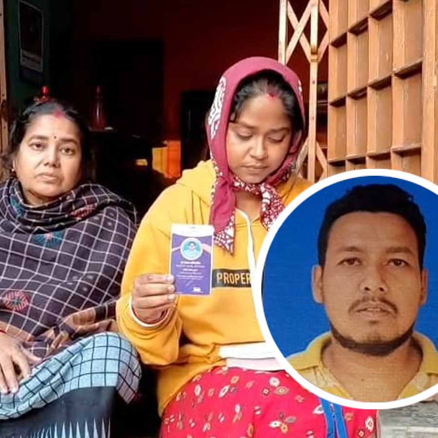 BLO goes missing in Katwa of East Bardhaman while distribution of notice of SIR hearing is being half-done dgtld