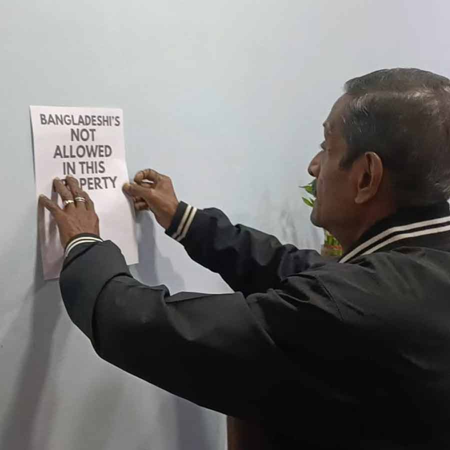 Hotels ban Bangaldeshi