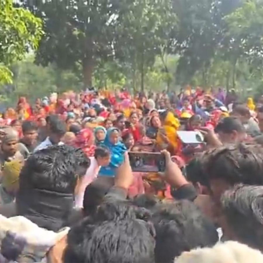 জুয়েল রানার দেহ এল গ্রামে।