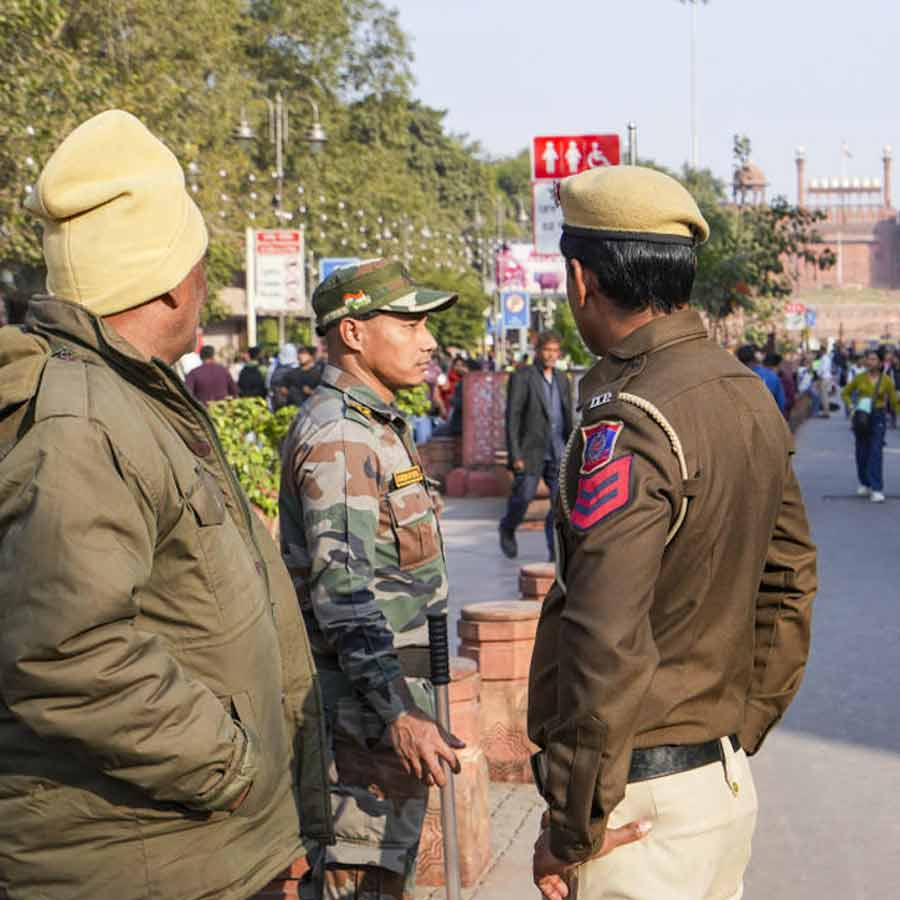 Operation Aaghat 3.0 by Delhi Police, in massive pre-New Year crackdown 285 arrested, weapons and drugs seized dgtl