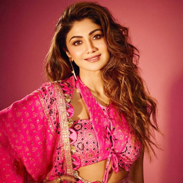 Mumbai Celebrates Salman Khan’s Birthday And Actor Celebrates With Paps dgtl