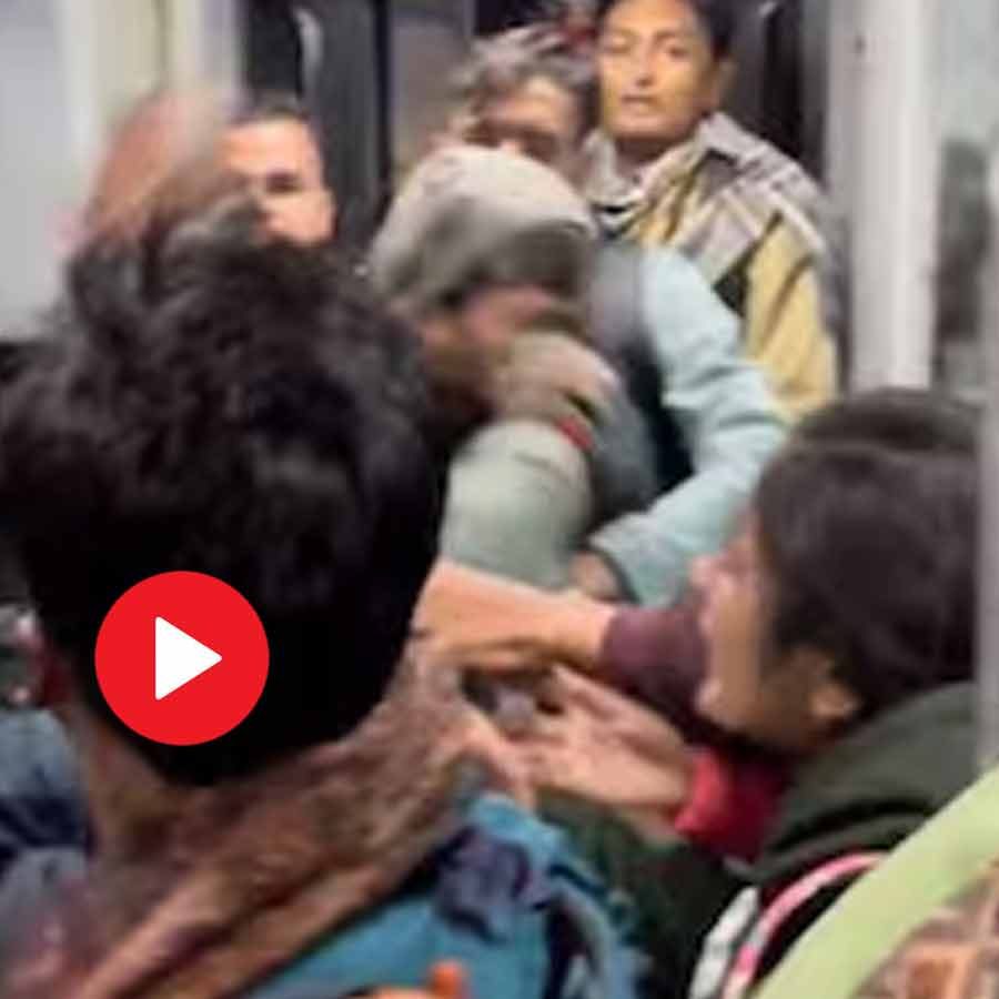 Chaos irrupted between two group of passenger inside Banaras-Lucknow Intercity Express in Uttar Pradesh