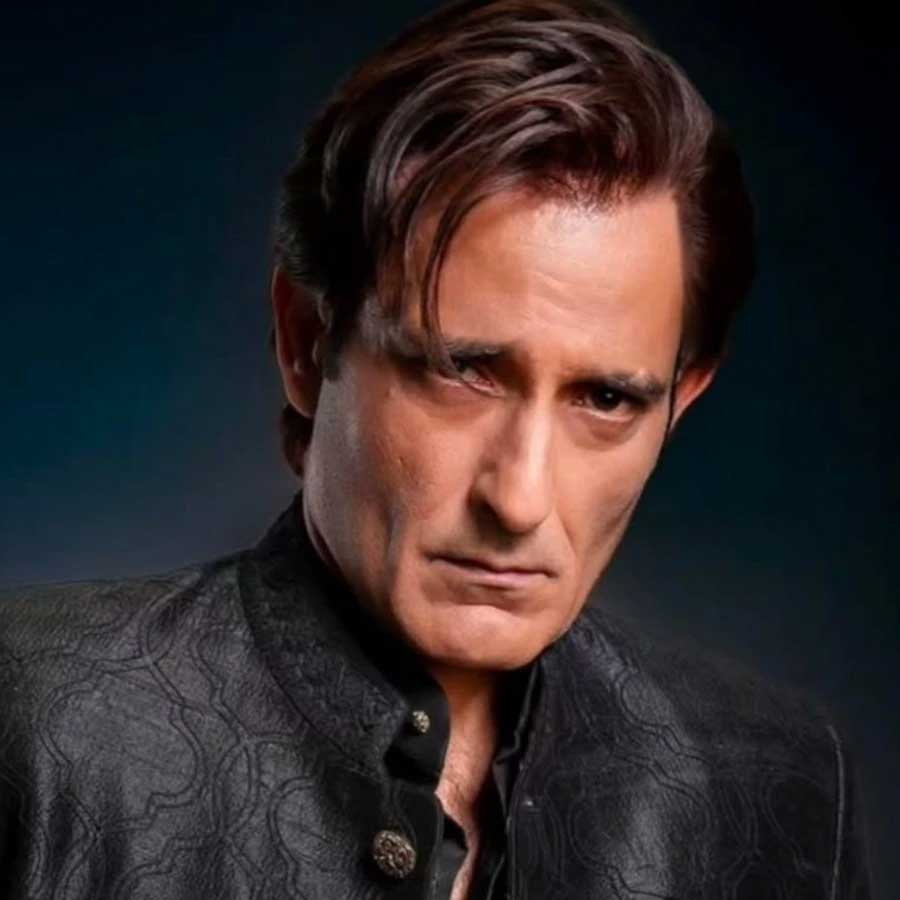 অক্ষয় পরচুলার দাবিতে অনড়।