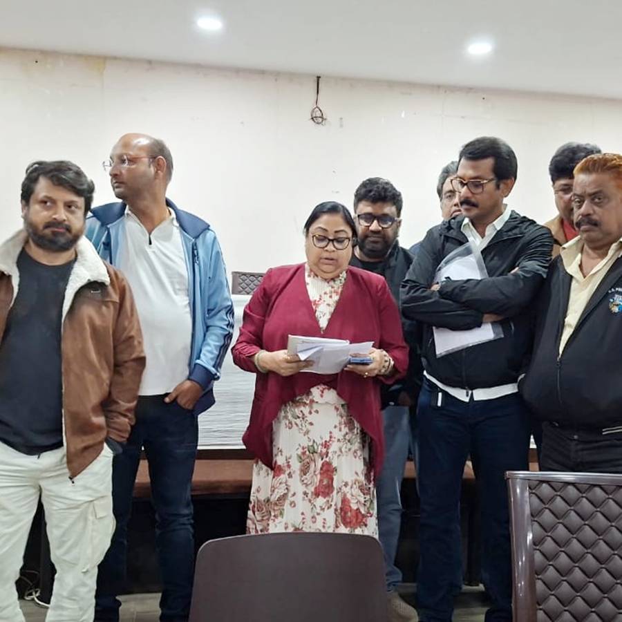 স্ক্রিনিং কমিটির বৈঠকে উপস্থিত টলিউডের খ্যাতনামীরা।