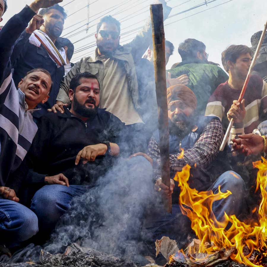 Protests arose outside of Lok Bhavan in Jammu over muslim student admissions at Shri Mata Vaishno Devi Institute of Medical Excellence