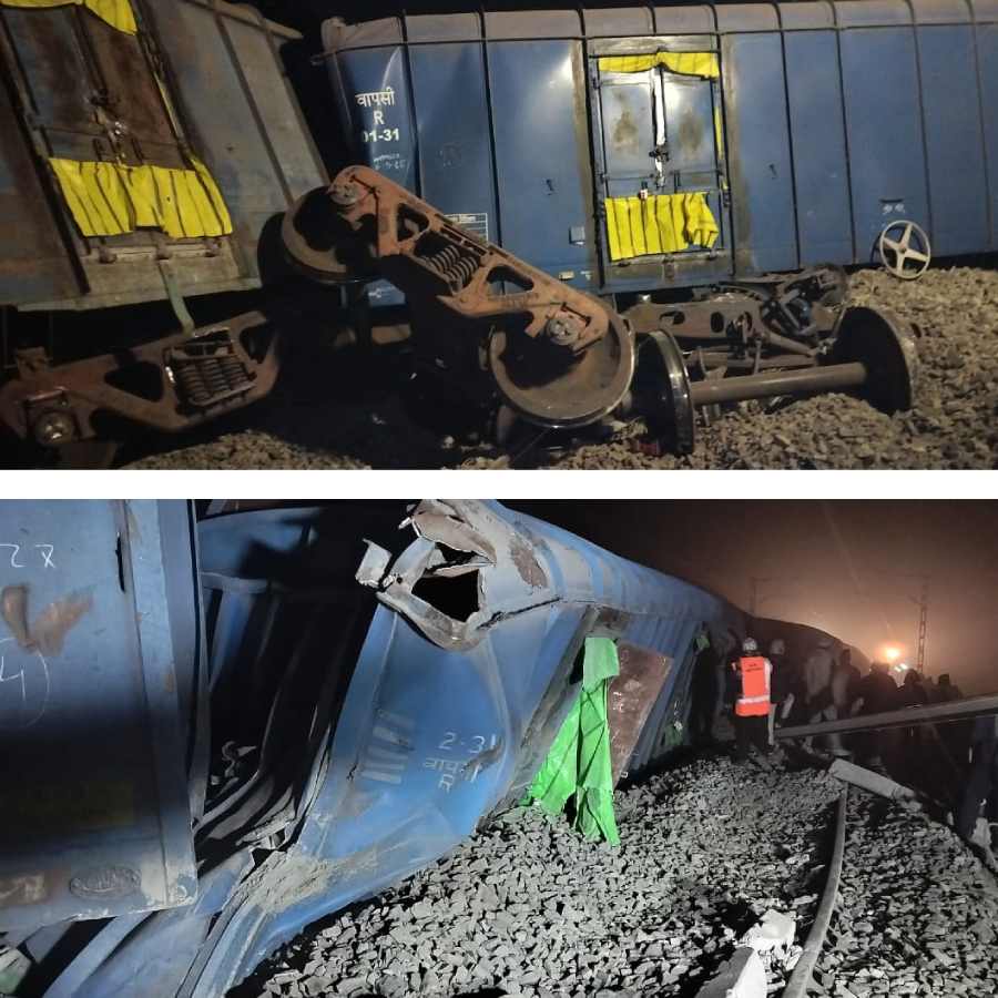 Train services disrupted after a goods train derails on Patna–Howrah main line in Bihar after a midnight accident dgtld