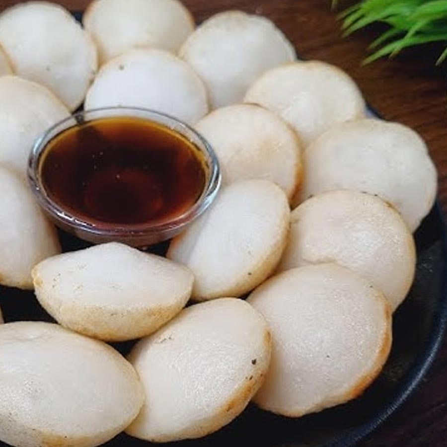 চিতই পিঠে।