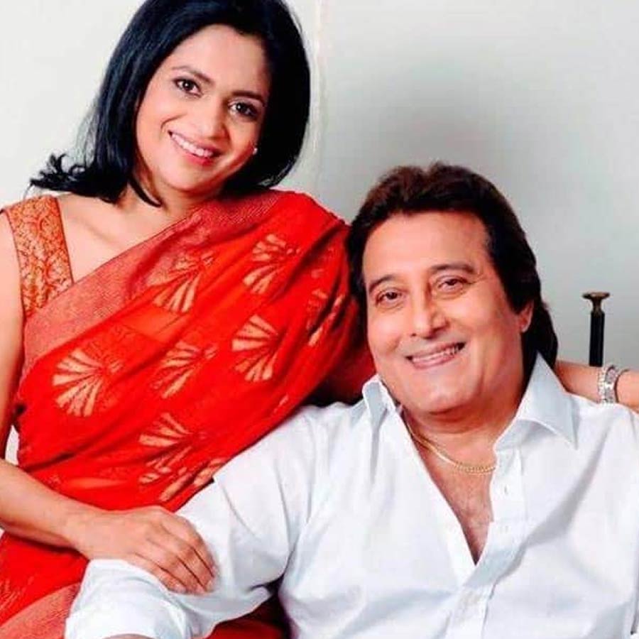 Vinod Khanna and his wife