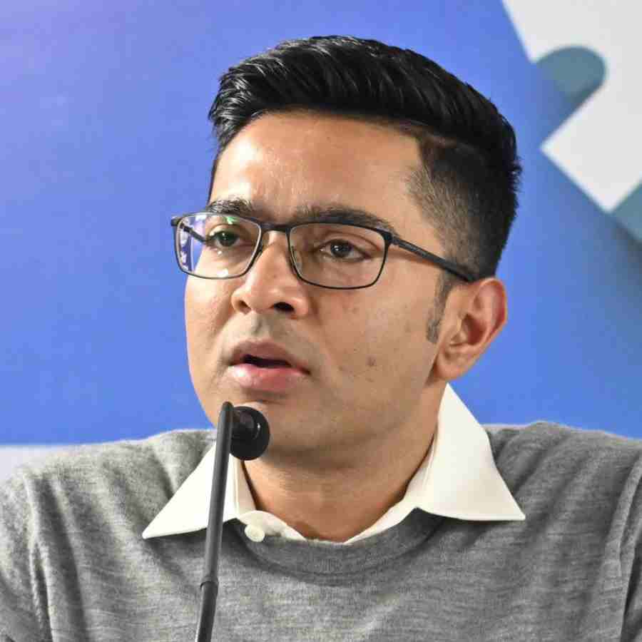 রবিবার দলীয় নেতা-কর্মীদের ভার্চুয়াল বৈঠকে তৃণমূলের সর্বভারতীয় সাধারণ সম্পাদক অভিষেক বন্দ্যোপাধ্যায়।