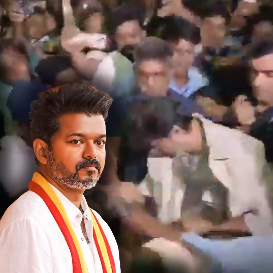 চেন্নাই বিমানবন্দর নাজেহাল দশা থালাপতি বিজয়ের।