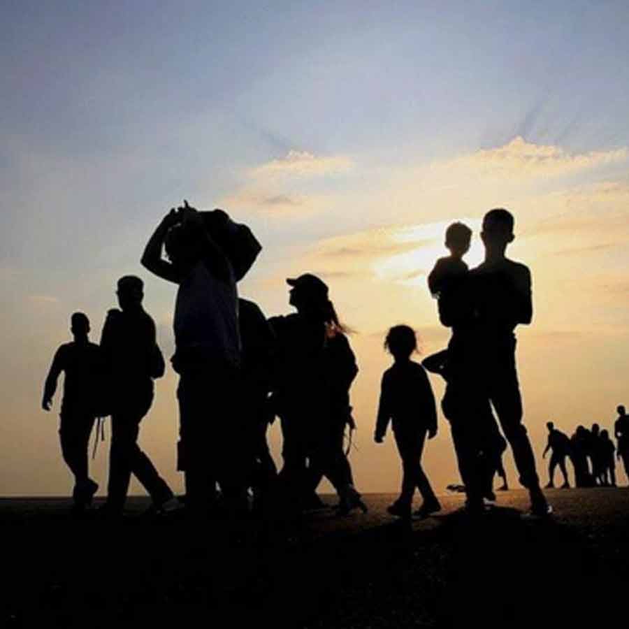 West Bengal Migrant Workers Welfare Board will provide helpline number and WhatsApp number to solve the problems of migrant workers of Bengal regarding SIR