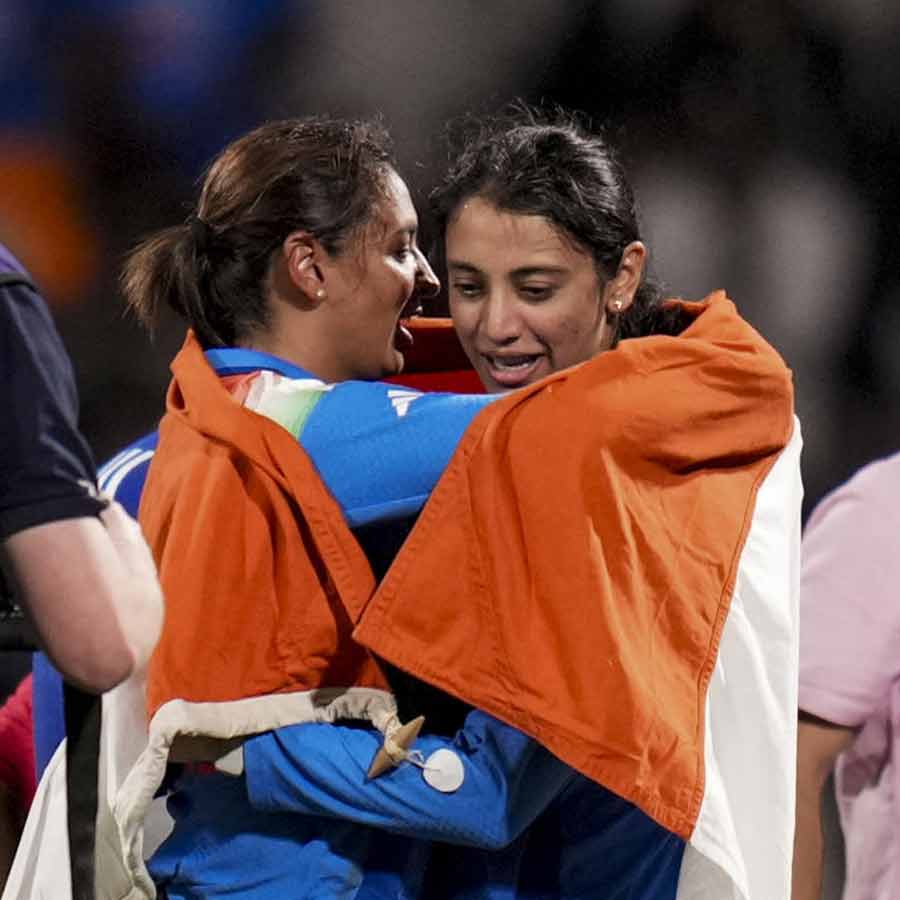 Harmanpreet Kaur and Smriti Mandhana