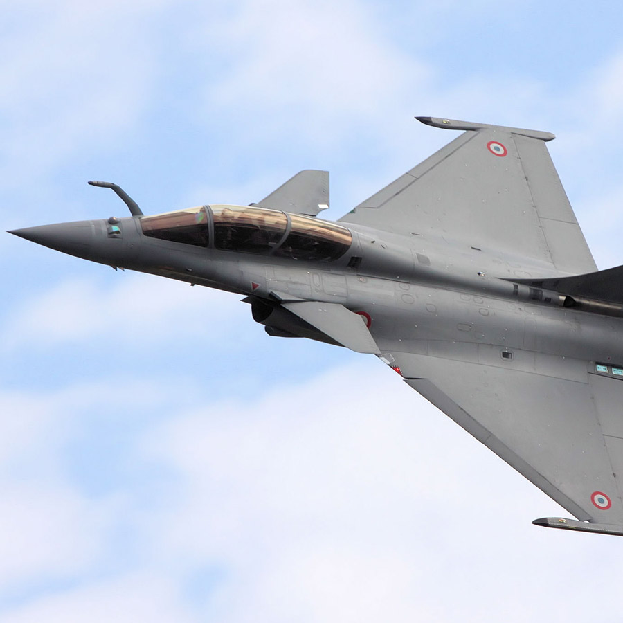 China is arming Pakistan by offering 40 fifth generation J-35 stealth fighters, may create big security threat for India