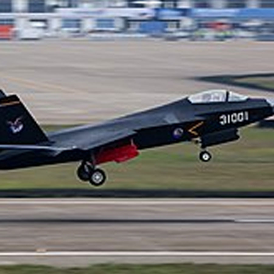China is arming Pakistan by offering 40 fifth generation J-35 stealth fighters, may create big security threat for India