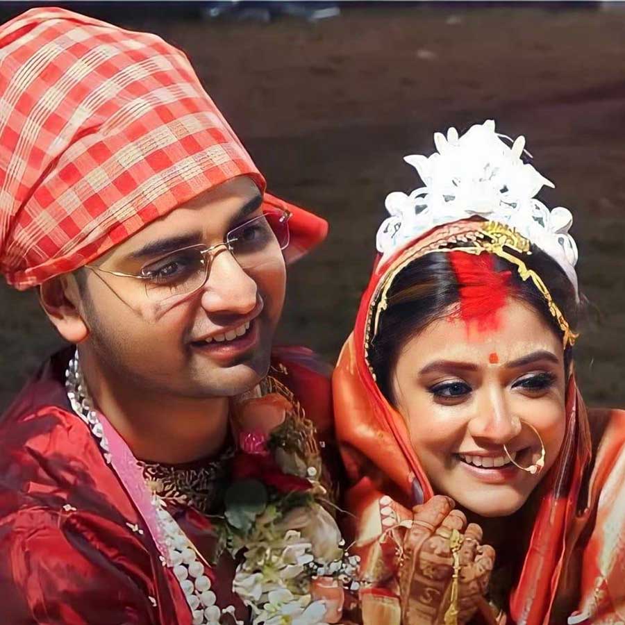 শুভদীপ ভট্টাচার্য এবং শ্রীপর্ণা রায়।