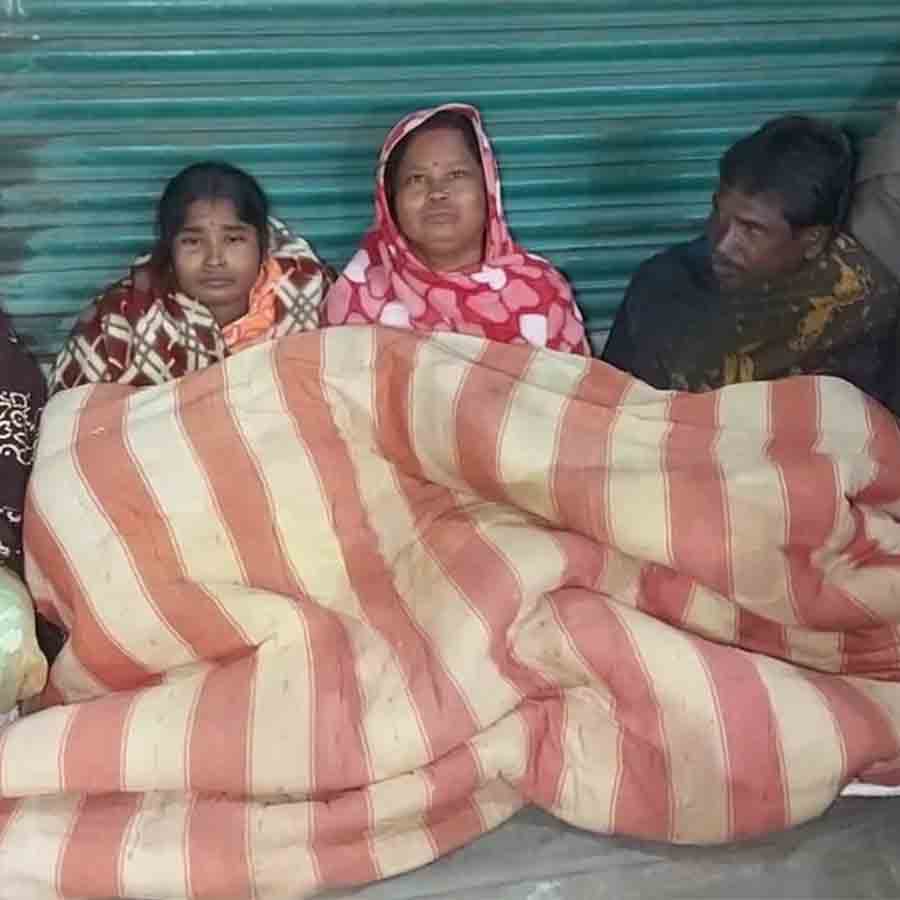 নাগরিকত্ব প্রমাণ করতে হলফনামার জন্য অপেক্ষা।