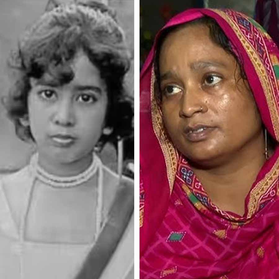 (বাঁ দিকে) কালীগঞ্জে বোমার আঘাতে নিহত কিশোরী তমন্না খাতুন। তাঁর মা সাবিনা বিবি (ডান দিকে)।