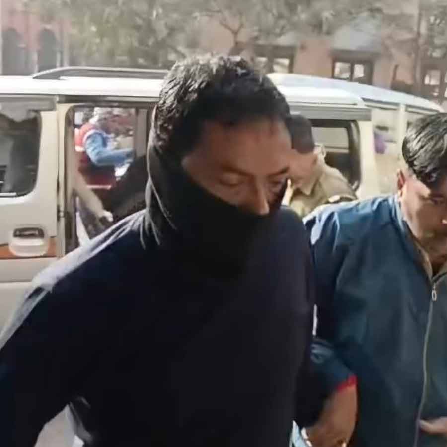 CBI wants to question the person arrested in the case of Bhola Ghosh, a witness in Shahjahan Sheikh\\\\\\\'s case, hitting his car