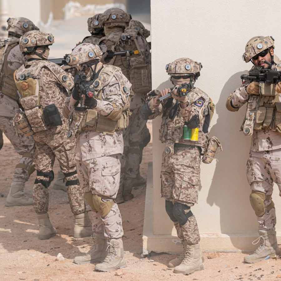 Saudi Arabia warned its iron brother UAE through airstrike in Mukalla following to leave Yemen with 24 hours 