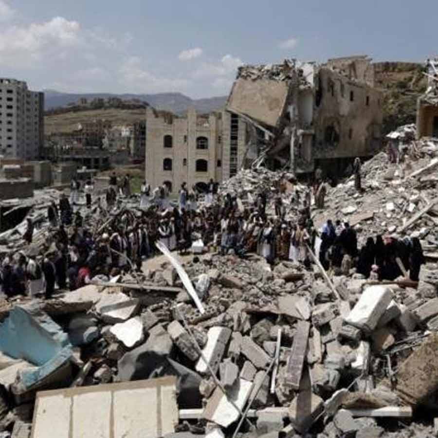 Saudi Arabia warned its iron brother UAE through airstrike in Mukalla following to leave Yemen with 24 hours 