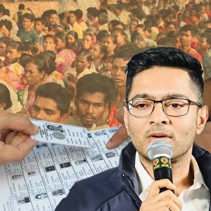 TMC leader Abhishek Banerjee alleges vote manipulation through software and algorithms in voter lists during SIR