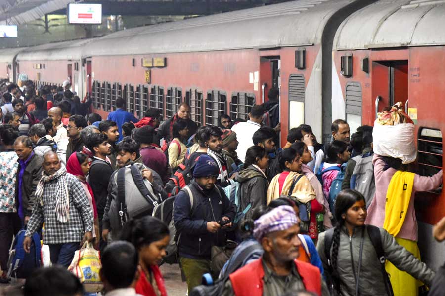 Several people missed train due to huge traffic Congestion in Varanasi