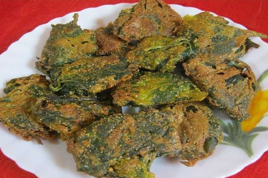 খিচুড়ির সঙ্গে মুচমুচে বড়া চাই? কী দিয়ে, কী ভাবে বানাবেন জেনে নিন।