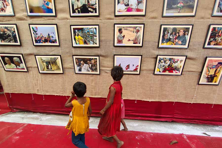 ‘চিত্র যেথা ভয় শূন্য’ প্রদর্শনী শুরু হয়েছে ১ ফেব্রুয়ারি। চলবে ৪ ফেব্রুয়ারি পর্যন্ত।
