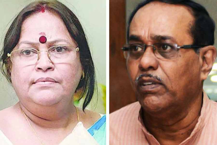 MLA Sabitri Mitra informed TMC State president Subrata Bakshi regarding attack on her car dgtl