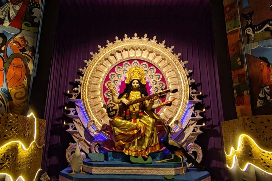 Saraswati pujo theme based on kurukshetra dgtld
