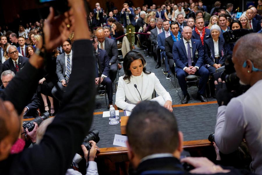 Donald Trump kitchen cabinet important member Tulsi Gabbard alleged involved in pyramid scam