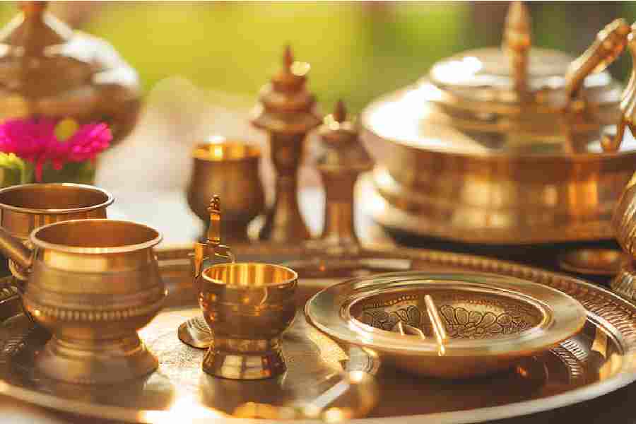 পিতলের বাসন কী ভাবে রাখলে দীর্ঘ দিন ভাল থাকবে?