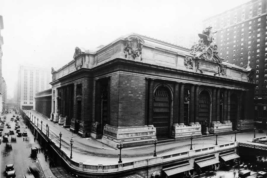 World’s largest railway station belongs to Grand Central Terminal in New York City with 44 station 