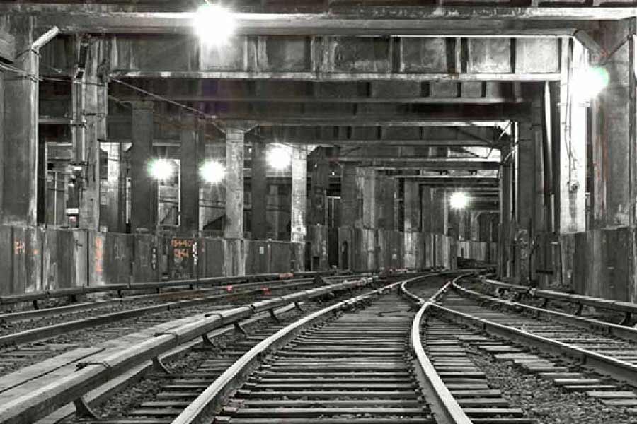 World’s largest railway station belongs to Grand Central Terminal in New York City with 44 station 