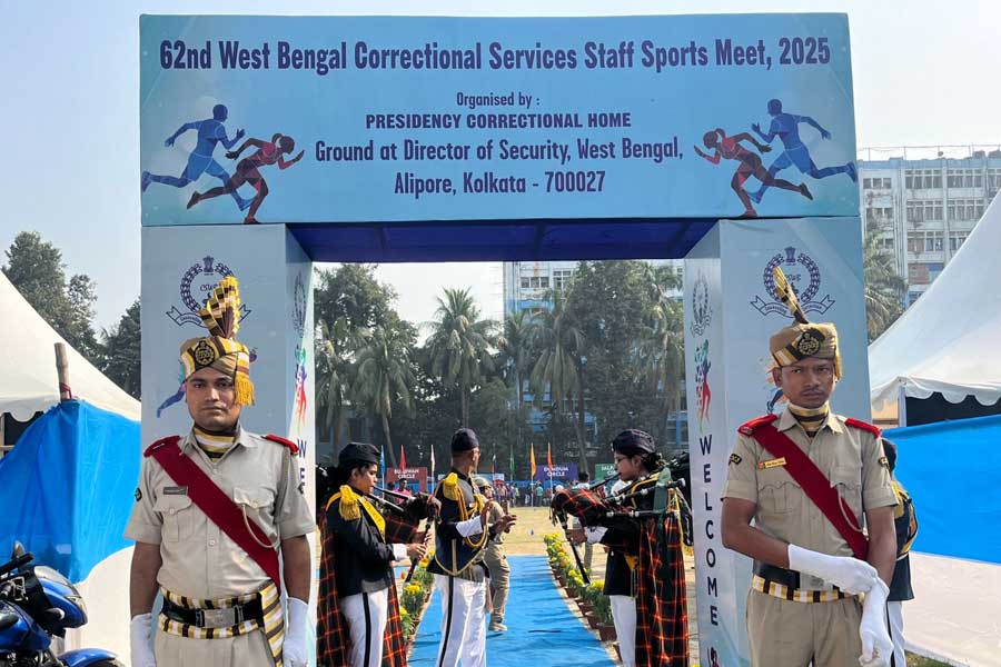 Jail inmates perform in the Annual sports day of correctional homes in West Bengal dgtl