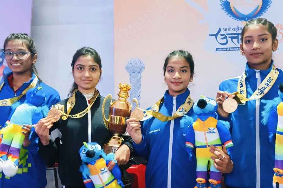 Four Bengali girls won gold in the national yoga competition