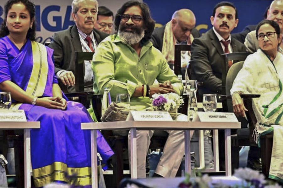 Speculations arise after Jharkhand CM Hemant Soren attended Bengal Global Business Summit