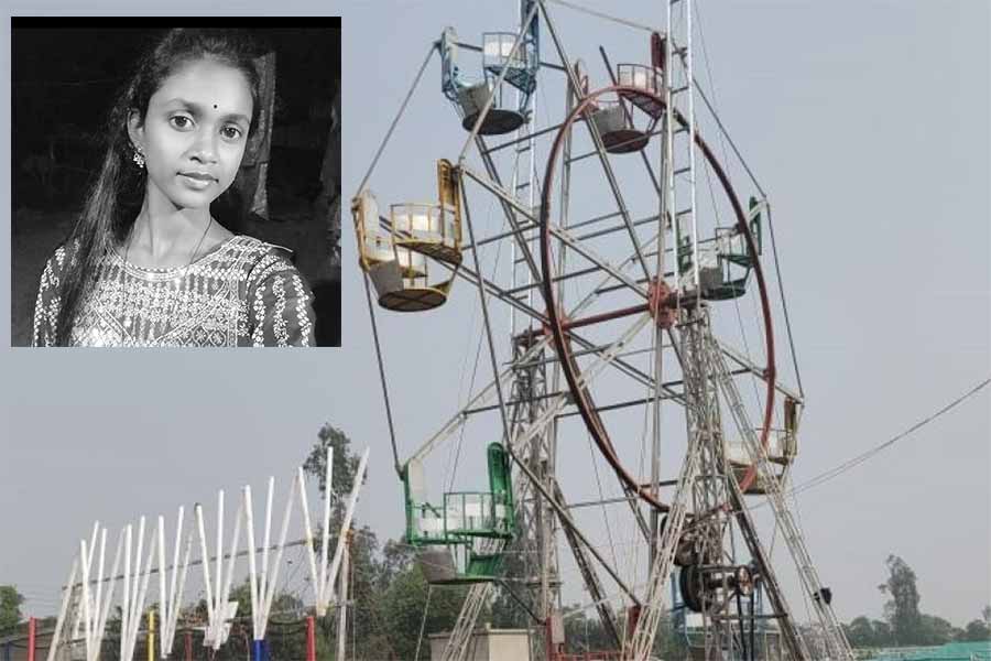 A school student died after falling from Merry Go Round at Gosaba