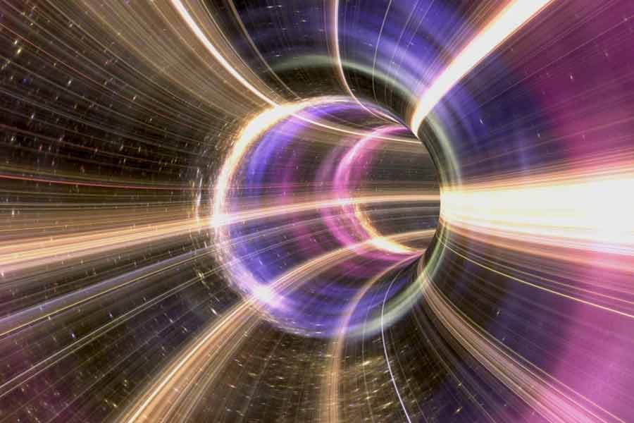 Know about Father Ernetti's Mysterious Chronovisor Device which allowed people to See the Past and Future