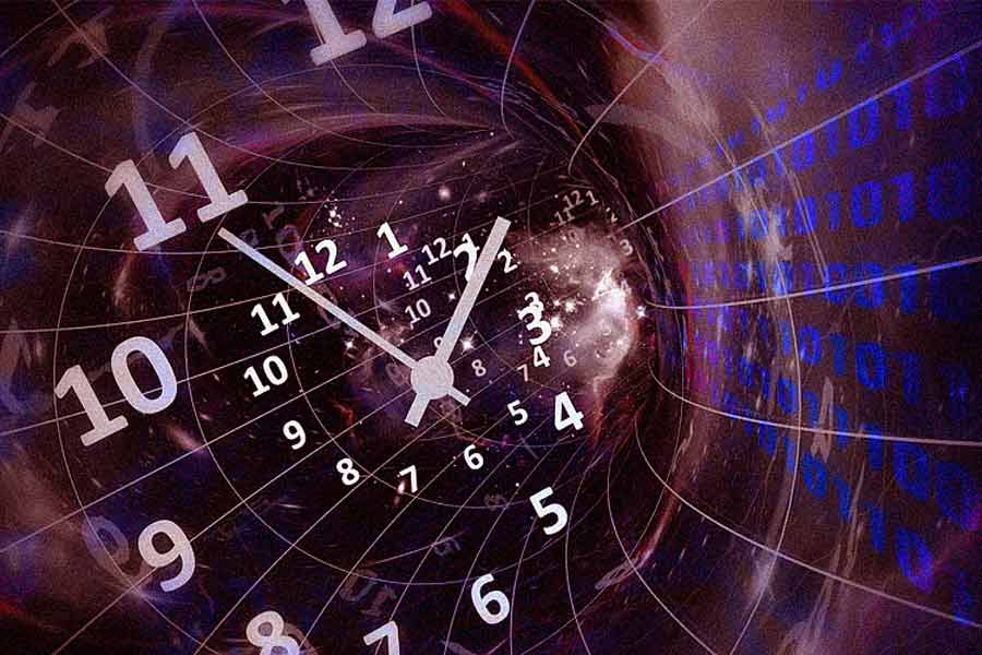 Know about Father Ernetti's Mysterious Chronovisor Device which allowed people to See the Past and Future