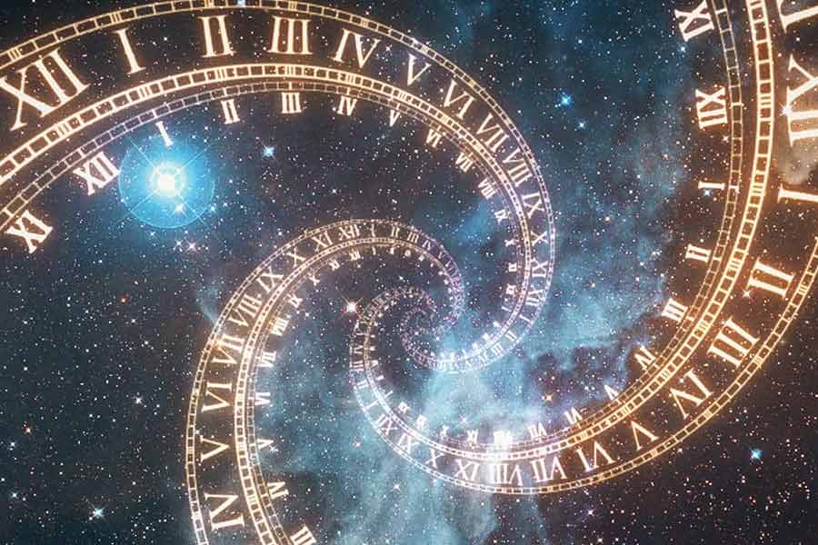 Know about Father Ernetti's Mysterious Chronovisor Device which allowed people to See the Past and Future