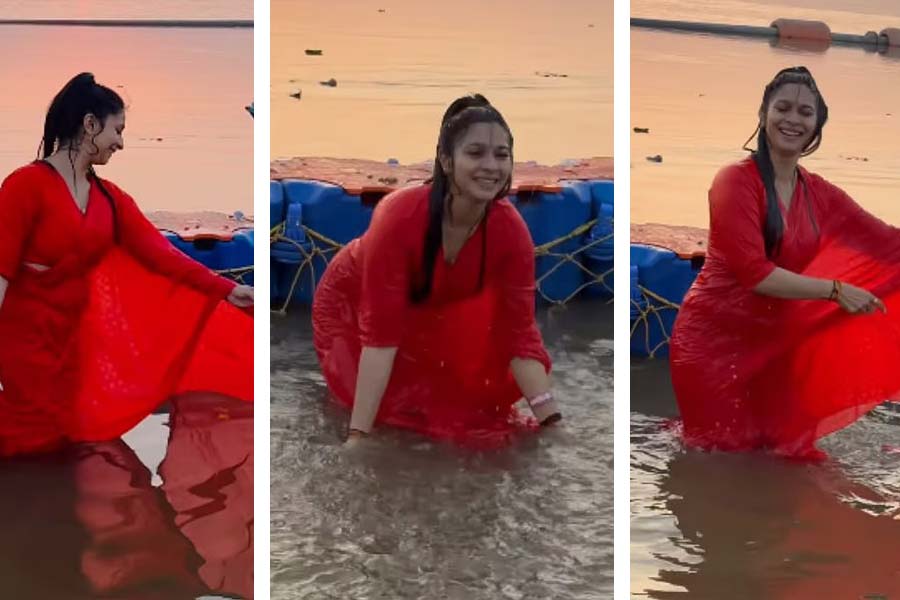মহাকুম্ভে তানিশার পুন্যস্নান।