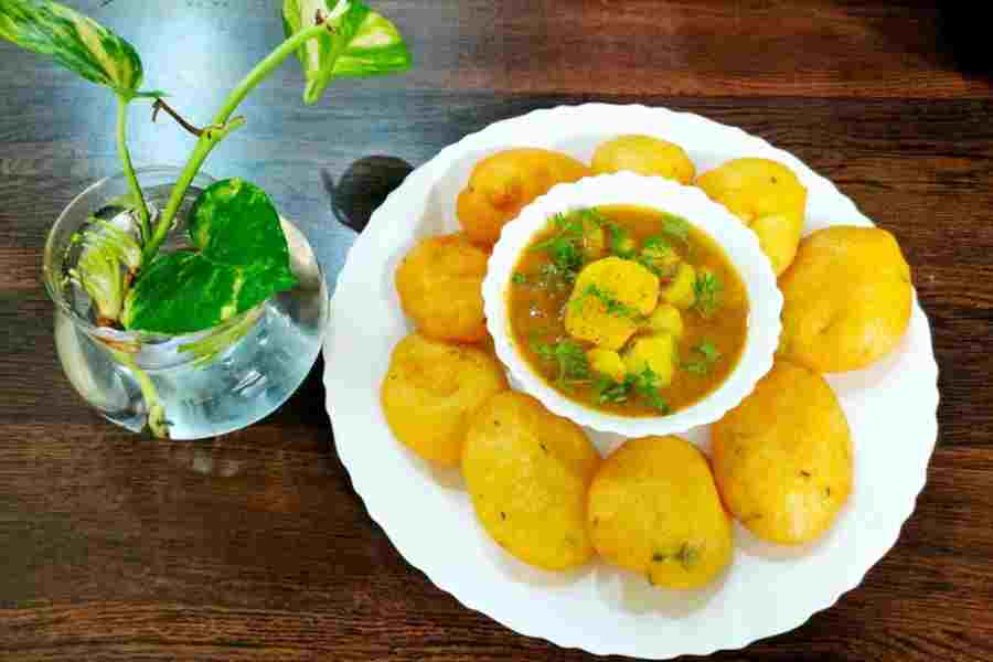 How to make delicious Chhattisgarhi dish dhuska rotli