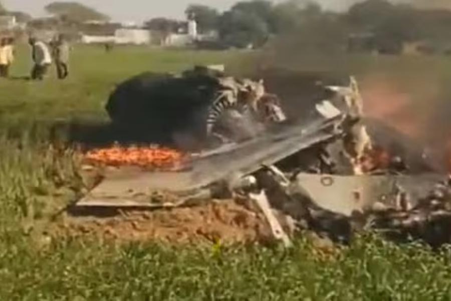 Mirage 2000 fighter jet crashed in Madhya Pradesh dgtl