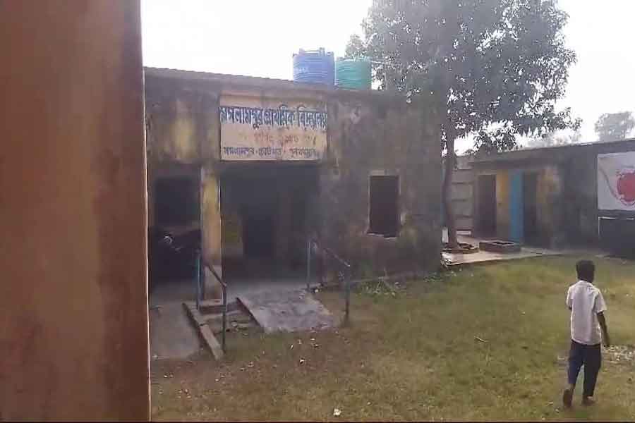 Allegation of threatening the head teacher for demanding money dgtld