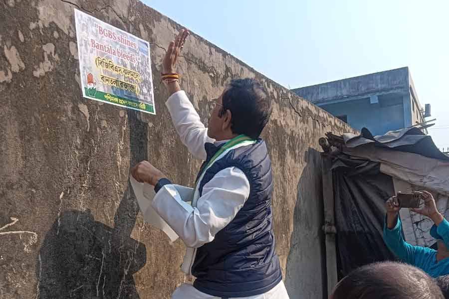 Congress protests again health scam & scavengers’ death