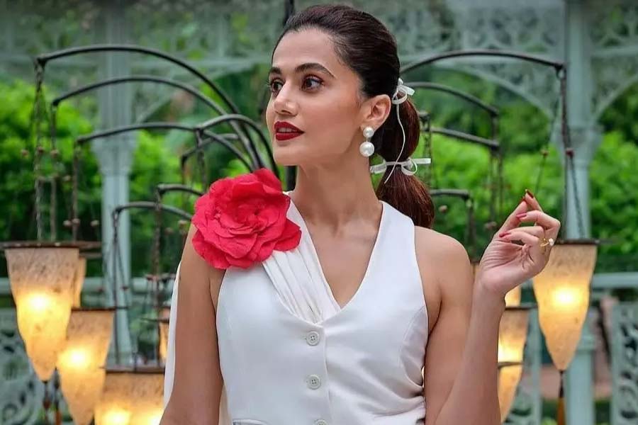 From Vicky Kaushal to Bhumi Pednekar, bollywood actors left high paying jobs for acting