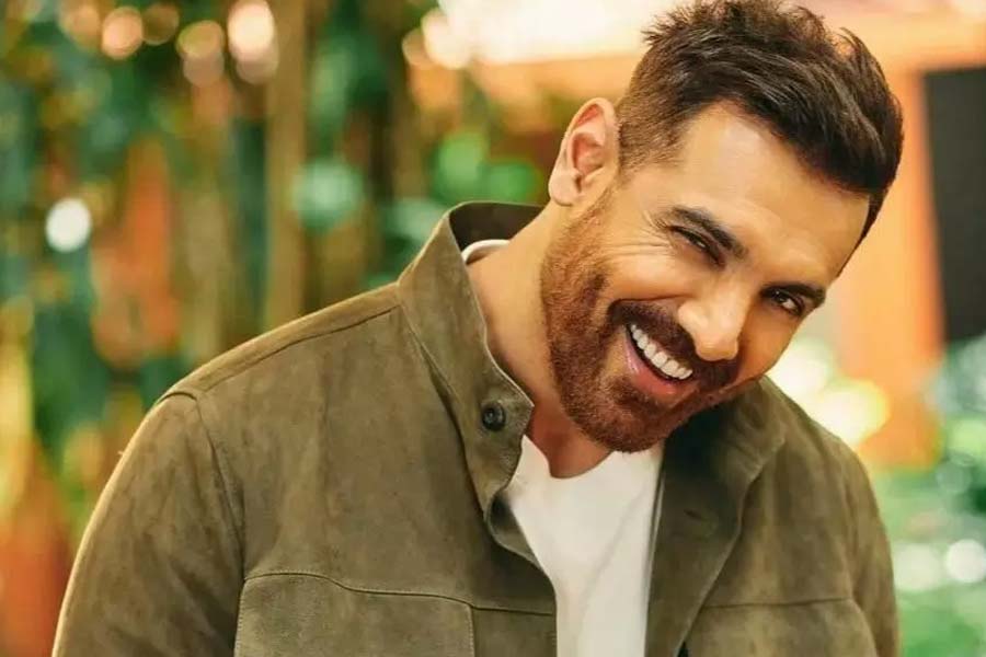 From Vicky Kaushal to Bhumi Pednekar, bollywood actors left high paying jobs for acting