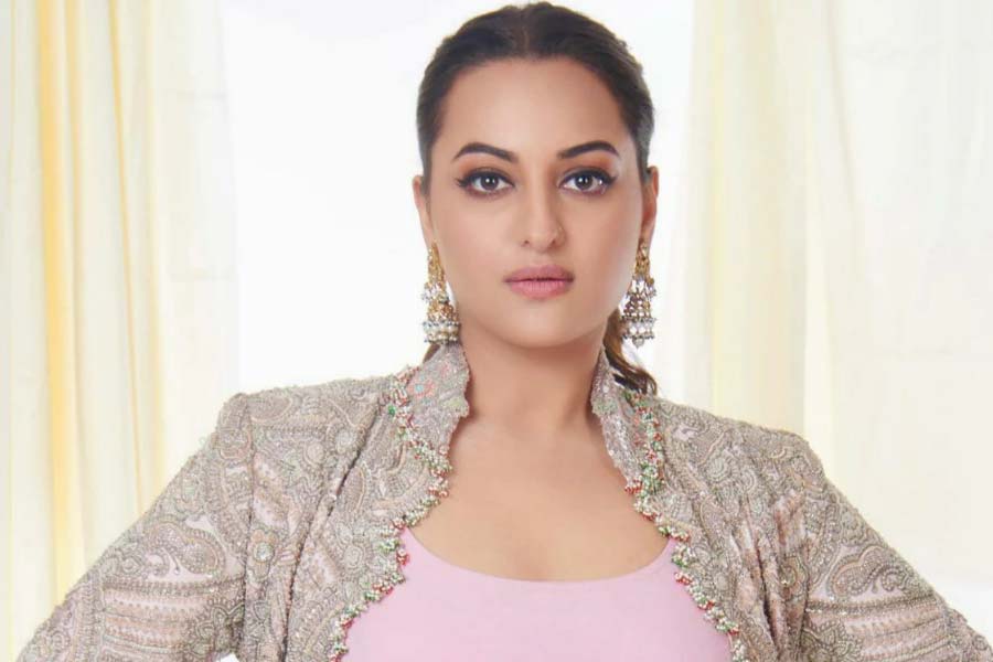 From Vicky Kaushal to Bhumi Pednekar, bollywood actors left high paying jobs for acting