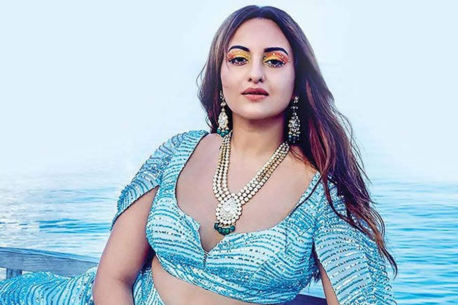 From Vicky Kaushal to Bhumi Pednekar, bollywood actors left high paying jobs for acting